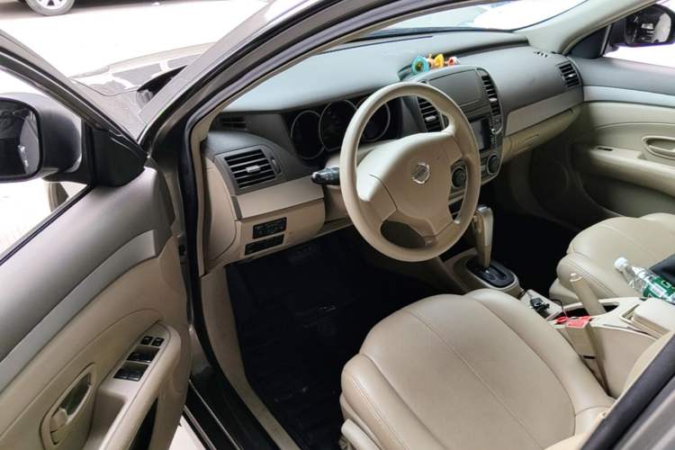 Used Nissan Sylphy 2012 Classic 1.6XE Automatic Comfort Edition Driver Seat