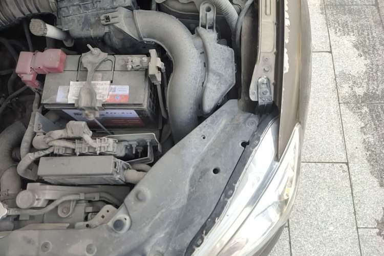 Used Nissan Sylphy 2012 1.6 XL CVT Luxury Edition Engine Bay Left