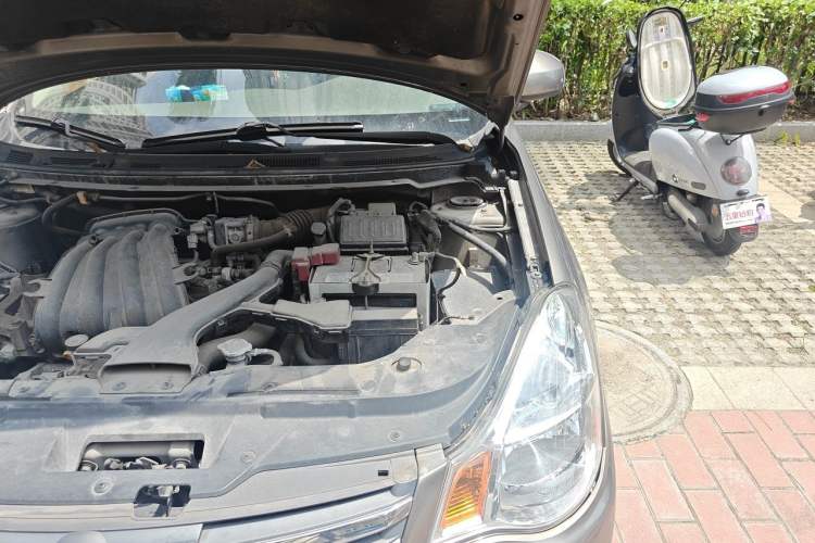 Used Nissan Sylphy 2012 Classic 1.6XE Manual Comfort Edition Engine Bay Left