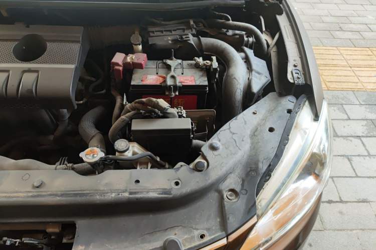 Used Nissan Sylphy 2012 1.6 XL CVT Luxury Edition Engine Bay Left