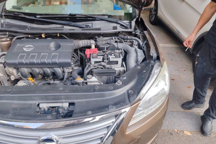 Used Nissan Sylphy 2012 1.6 XL Manual Luxury Edition Engine Bay Left