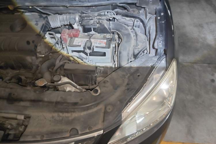 Used Nissan Sylphy 2012 1.6 XL CVT Luxury Edition Engine Bay Left