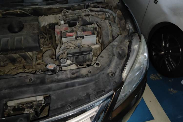 Used Nissan Sylphy 2012 1.6 XL CVT Luxury Edition Engine Bay Left