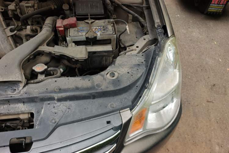Used Nissan Sylphy 2012 Classic 1.6XE Manual Comfort Edition Engine Bay Left