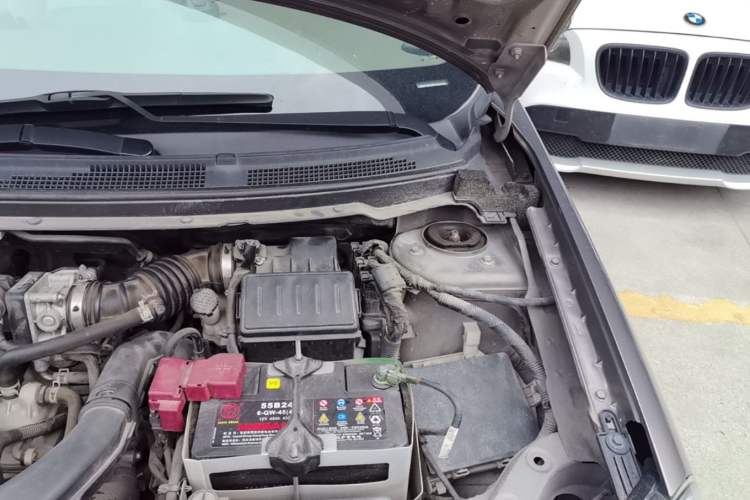 Used Nissan Sylphy 2012 Classic 1.6XE Automatic Comfort Edition Engine Bay Left