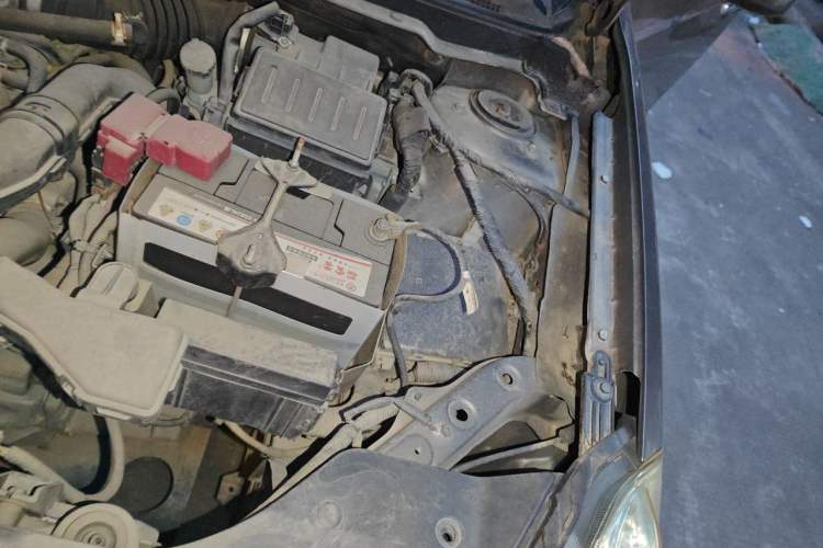 Used Nissan Sylphy 2012 Classic 1.6XE Manual Comfort Edition Engine Bay Left