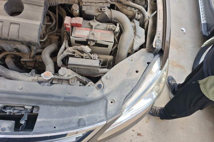 Used Nissan Sylphy 2012 1.6 XL CVT Luxury Edition Engine Bay Left
