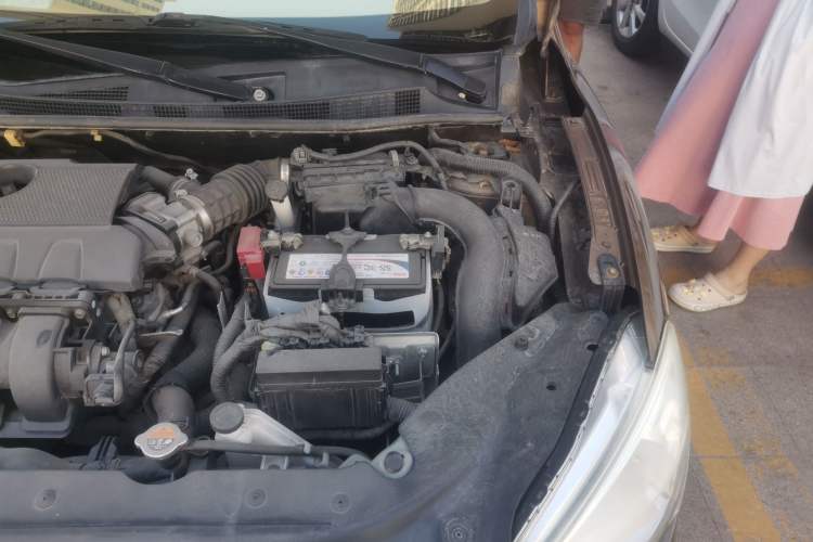 Used Nissan Sylphy 2012 1.8XL Manual Luxury Edition Engine Bay Left