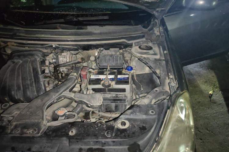Used Nissan Sylphy 2012 Classic 1.6XE Manual Comfort Edition Engine Bay Left