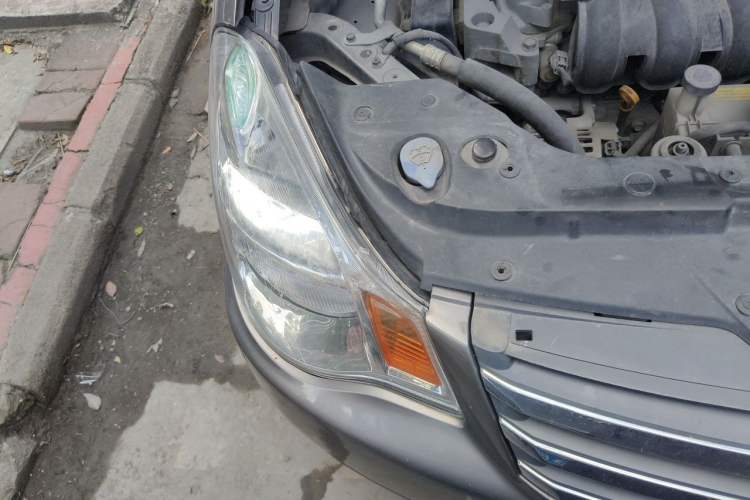 Used Nissan Sylphy 2012 Classic 1.6XE Automatic Comfort Edition Engine Bay Right