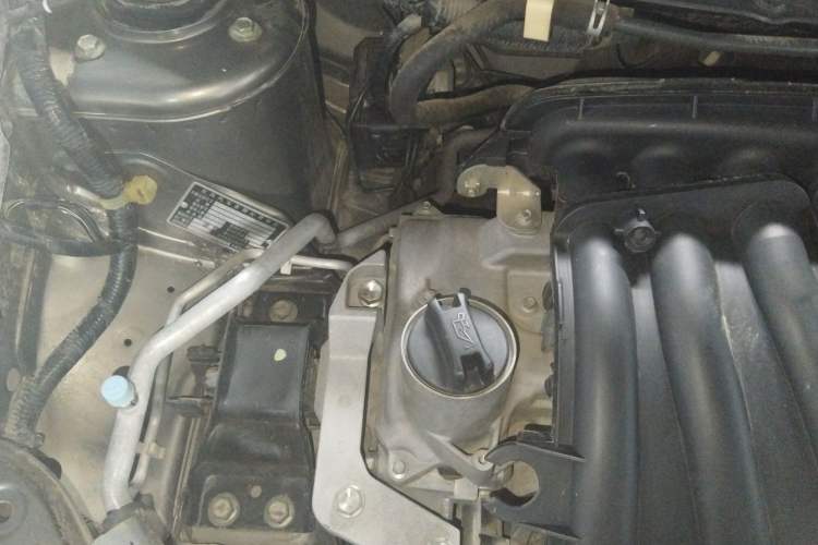 Used Nissan Sylphy 2012 Classic 1.6XE Manual Comfort Edition Engine Bay Right