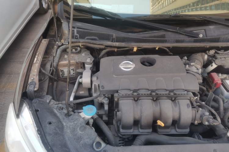 Used Nissan Sylphy 2012 1.8XL Manual Luxury Edition Engine Bay Right