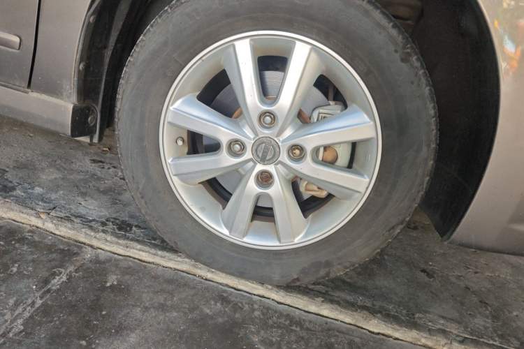 Used Nissan Sylphy 2012 Classic 1.6XE Manual Comfort Edition Exterior 7