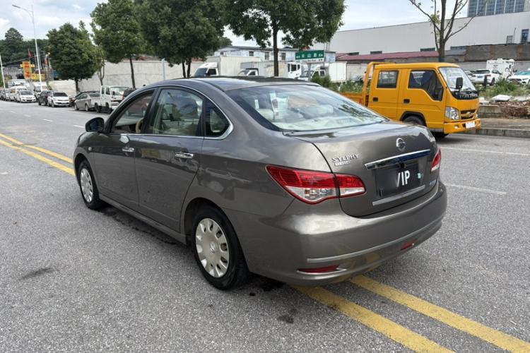 Used Nissan Sylphy 2012 Classic 1.6XE Manual Comfort Edition Exterior 8