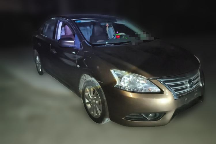 Used Nissan Sylphy 2012 Classic 1.6 XL Automatic Luxury Edition Front Right 45 Deg