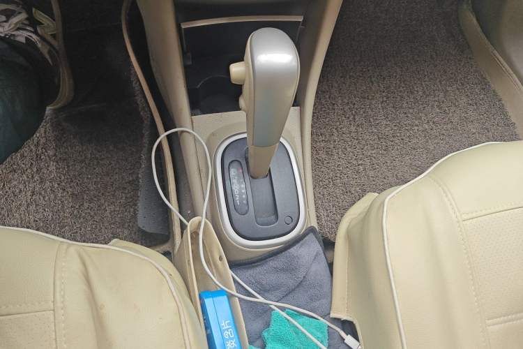 Used Nissan Sylphy 2012 Classic 1.6XE Automatic Comfort Edition Gear Lever