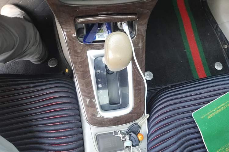 Used Nissan Sylphy 2012 1.6 XL CVT Luxury Edition Gear Lever