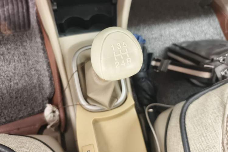 Used Nissan Sylphy 2012 Classic 1.6XE Manual Comfort Edition Gear Lever