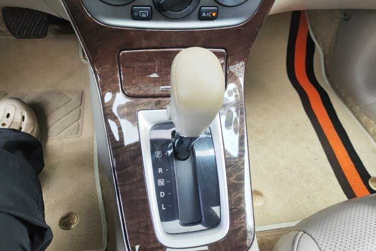Used Nissan Sylphy 2012 1.6 XL CVT Luxury Edition Gear Lever