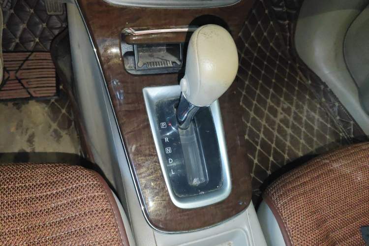 Used Nissan Sylphy 2012 1.6 XL CVT Luxury Edition Gear Lever