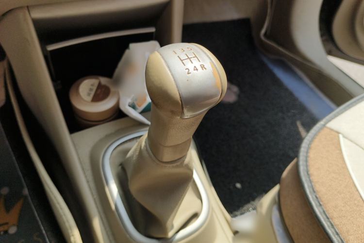 Used Nissan Sylphy 2012 Classic 1.6XE Manual Comfort Edition Gear Lever
