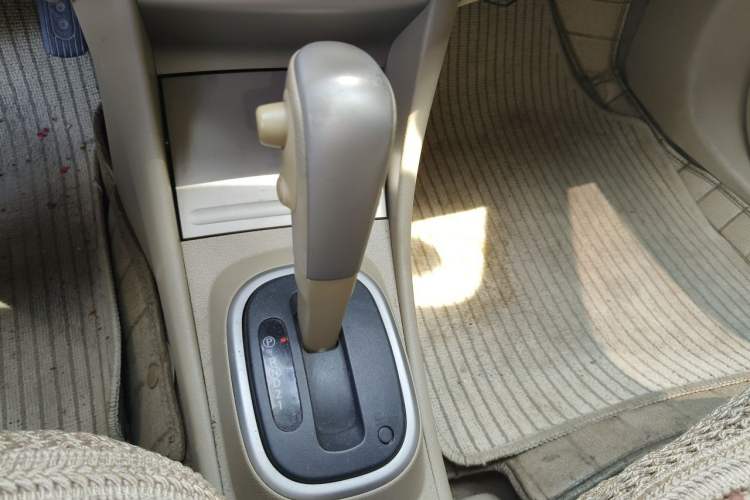 Used Nissan Sylphy 2012 Classic 1.6XE Automatic Comfort Edition Gear Lever
