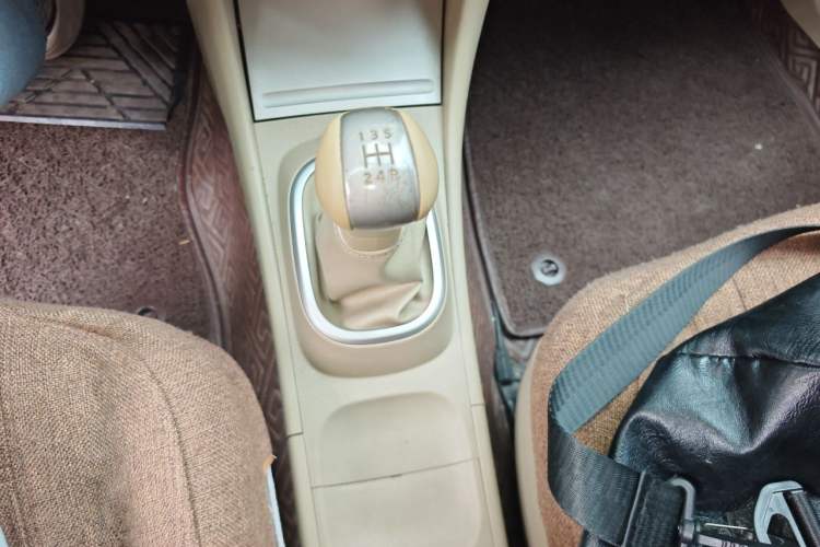 Used Nissan Sylphy 2012 Classic 1.6XE Manual Comfort Edition Gear Lever