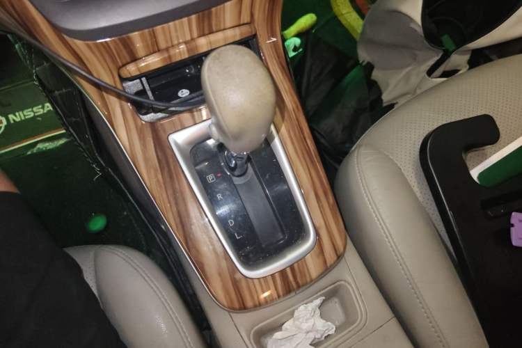 Used Nissan Sylphy 2012 1.6 XL CVT Luxury Edition Gear Lever