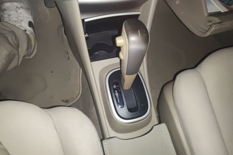 Used Nissan Sylphy 2012 Classic 1.6XE Automatic Comfort Edition Gear Lever