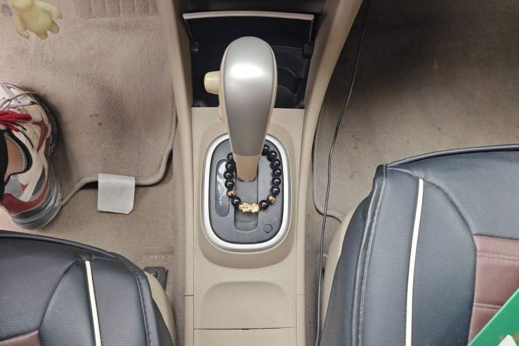 Used Nissan Sylphy 2012 Classic 1.6XE Automatic Comfort Edition Gear Lever
