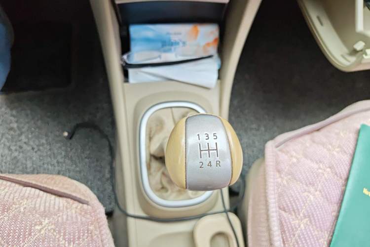 Used Nissan Sylphy 2012 Classic 1.6XE Manual Comfort Edition Gear Lever