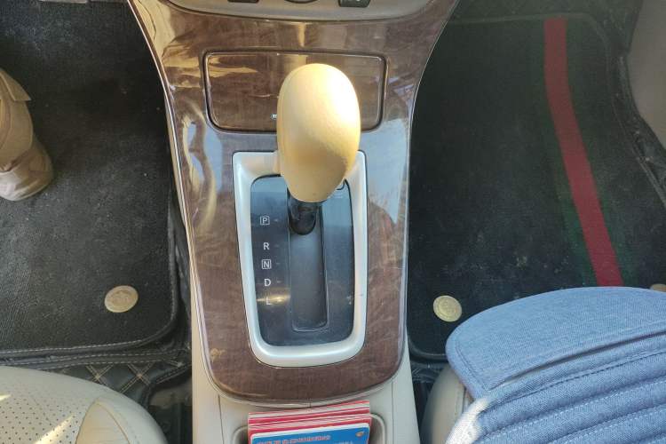 Used Nissan Sylphy 2012 1.6 XL CVT Luxury Edition Gear Lever