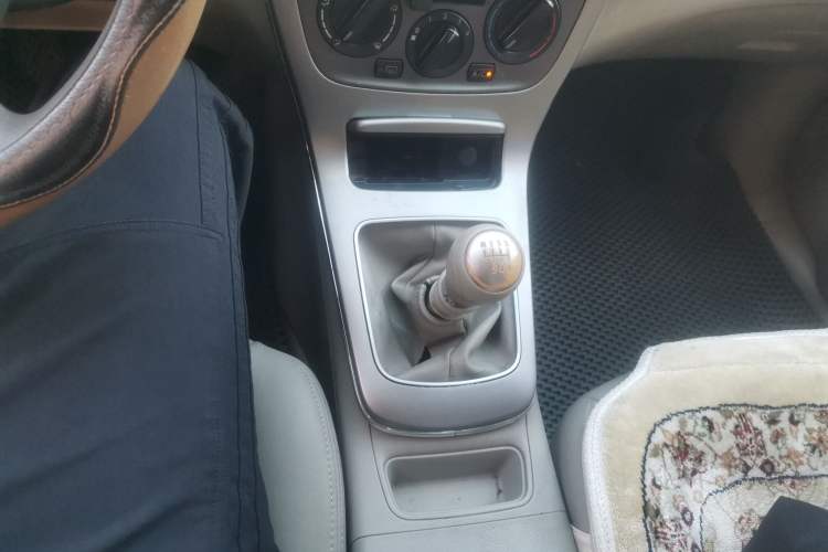Used Nissan Sylphy 2012 1.8XL Manual Luxury Edition Gear Lever