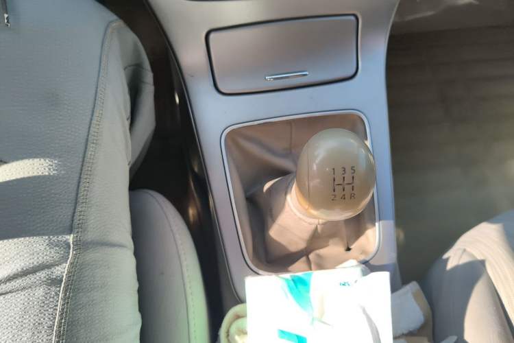 Used Nissan Sylphy 2012 1.6XE Manual Comfort Edition Gear Lever