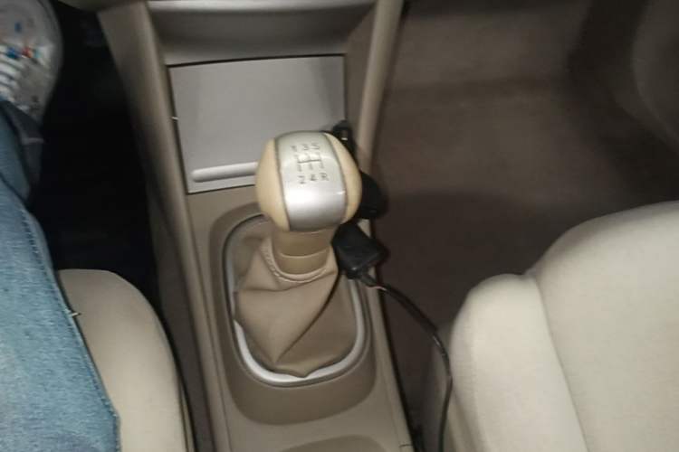 Used Nissan Sylphy 2012 Classic 1.6XE Manual Comfort Edition Gear Lever