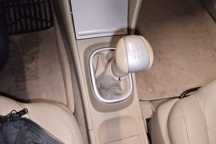 Used Nissan Sylphy 2012 Classic 1.6XL Manual Luxury Edition Gear Lever