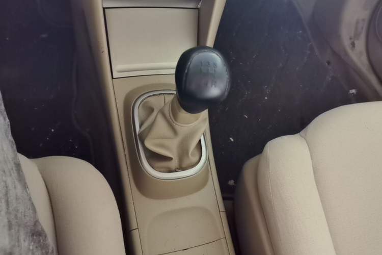 Used Nissan Sylphy 2012 Classic 1.6XE Manual Comfort Edition Gear Lever