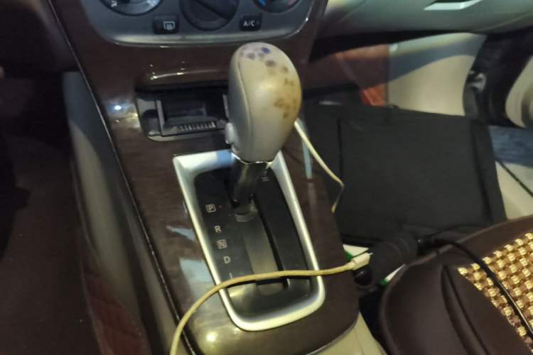 Used Nissan Sylphy 2012 Classic 1.6 XL Automatic Luxury Edition Gear Lever