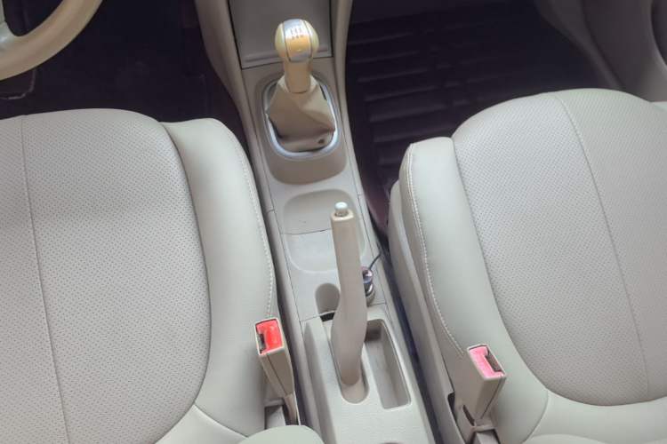 Used Nissan Sylphy 2012 Classic 1.6XE Manual Comfort Edition Gear Lever