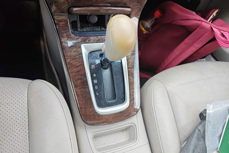 Used Nissan Sylphy 2012 1.6 XL CVT Luxury Edition Gear Lever