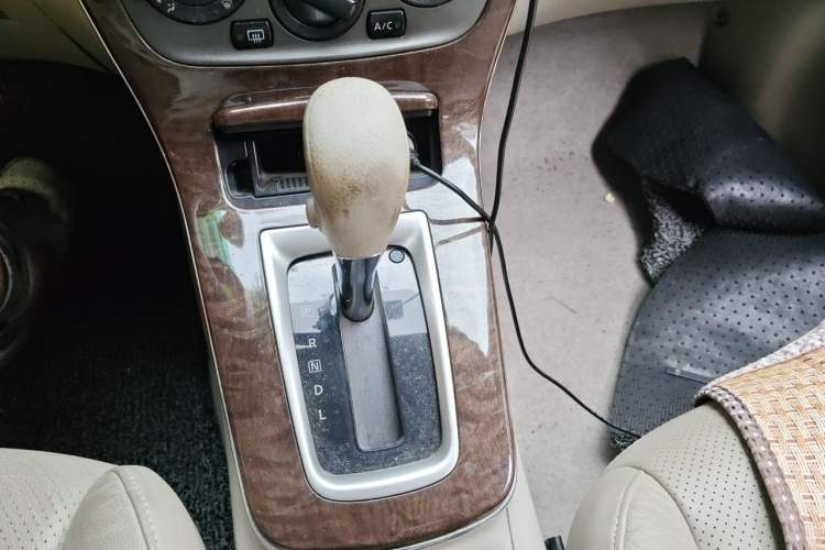 Used Nissan Sylphy 2012 1.6 XL CVT Luxury Edition Gear Lever
