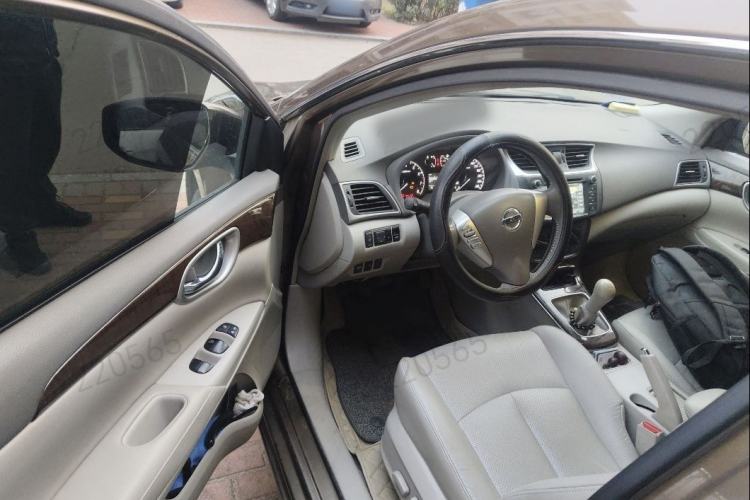 Used Nissan Sylphy 2012 1.6 XL Manual Luxury Edition Interior 2