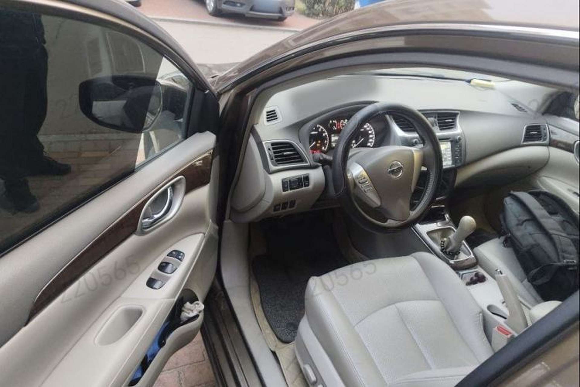 Used Nissan Sylphy 2012 1.6 XL Manual Luxury Edition Interior 2