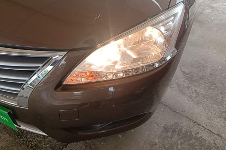 Used Nissan Sylphy 2012 1.6XE CVT Comfort Edition Left Front Headlight