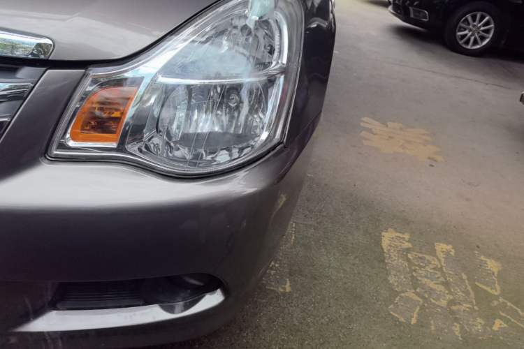 Used Nissan Sylphy 2012 Classic 1.6XE Manual Comfort Edition Left Front Headlight
