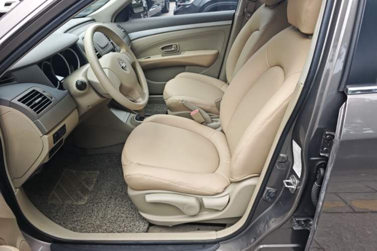 Used Nissan Sylphy 2012 Classic 1.6XE Automatic Comfort Edition Left Front Seat