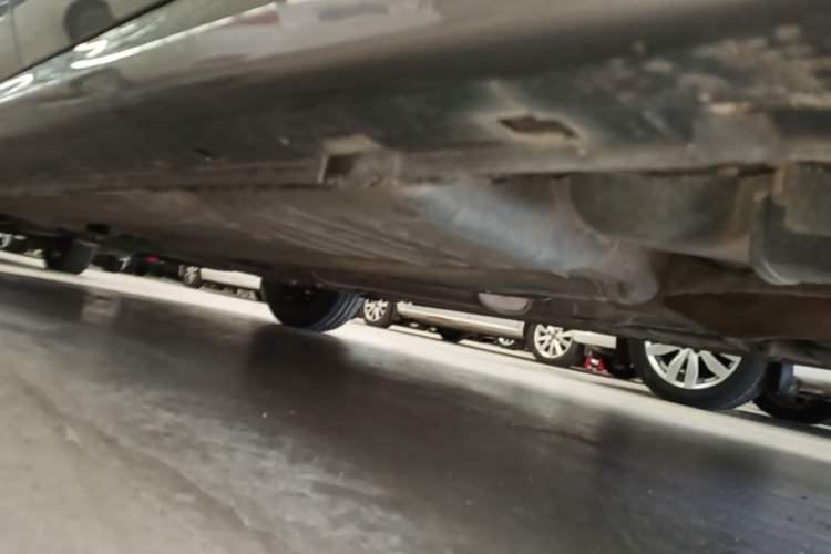 Used Nissan Sylphy 2012 Classic 1.6XE Manual Comfort Edition Left Side Sill