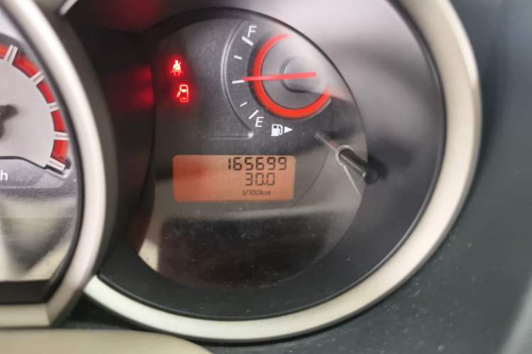 Used Nissan Sylphy 2012 Classic 1.6XE Manual Comfort Edition Odometer Close Up
