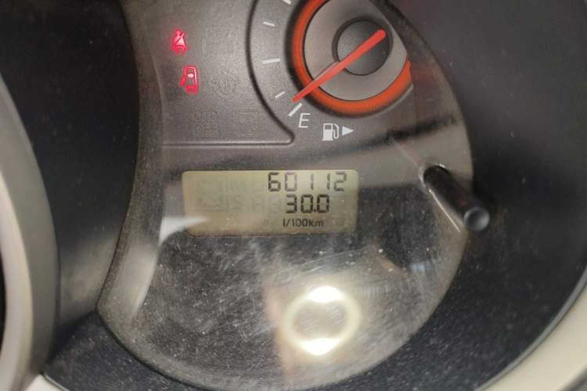 Used Nissan Sylphy 2012 Classic 1.6XE Manual Comfort Edition Odometer Close Up
