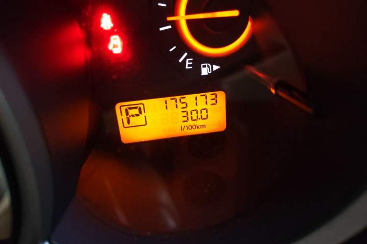 Used Nissan Sylphy 2012 Classic 1.6XE Automatic Comfort Edition Odometer Close Up